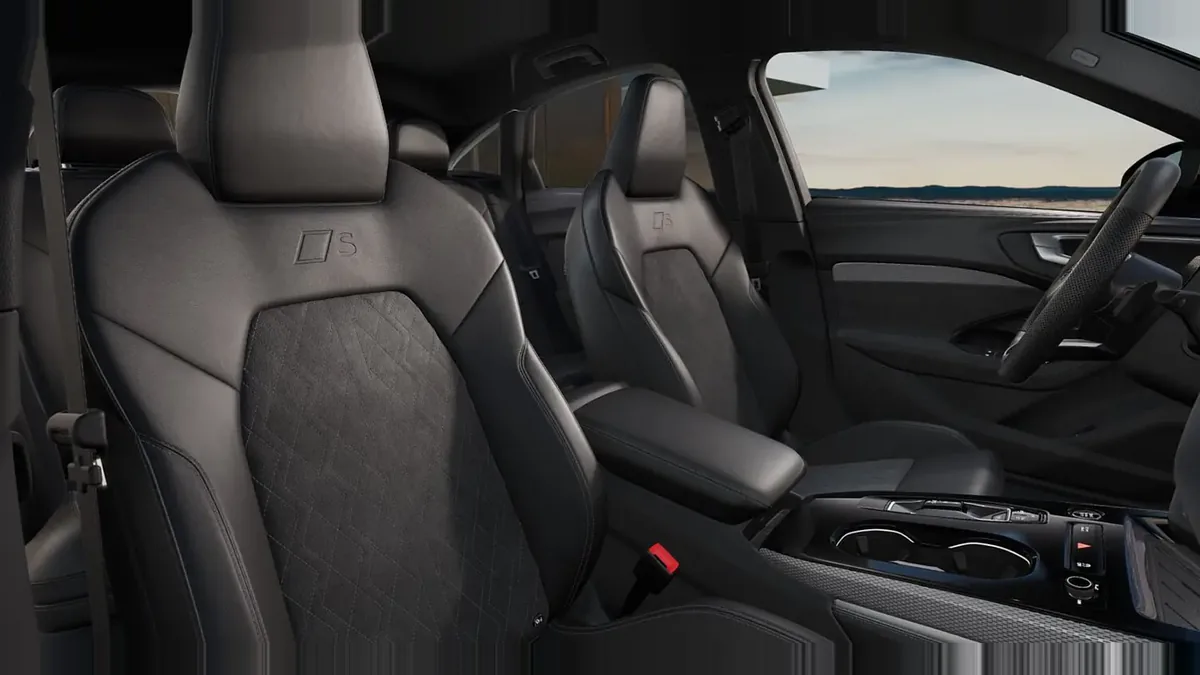 Audi A5 TDI 150kW (204CV) Black Line en renting a Barcelona — Interior