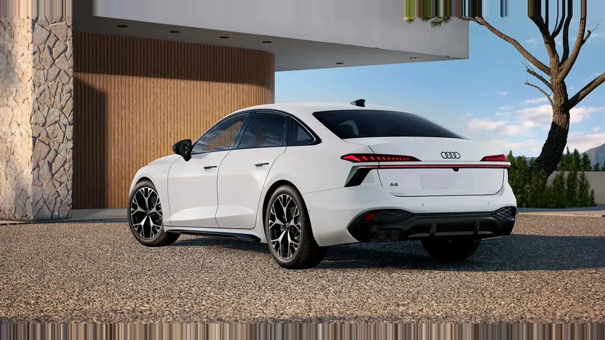 Audi A6 TDI 150kW (204CV) S Tronic Black Line en renting a Barcelona — Darrere