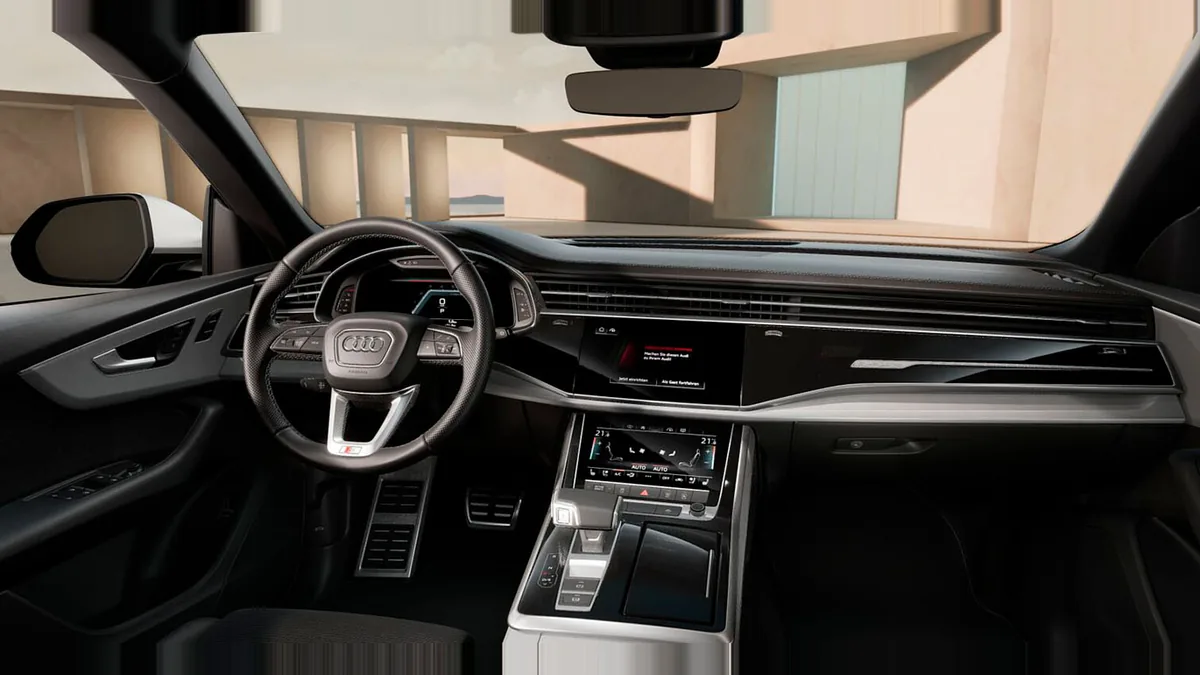 Audi Q8 SUV S line 45 TDI Quattro Tiptronic en renting a Barcelona — Davant