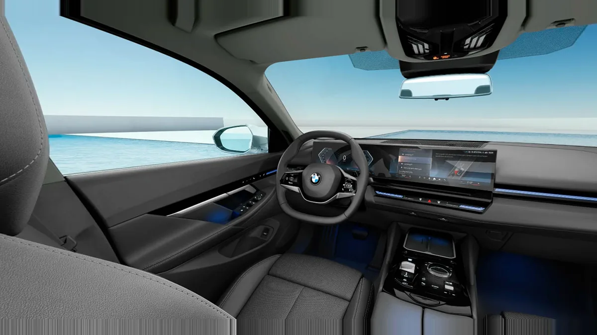 BMW Serie 5 520d en renting a Barcelona — Davant