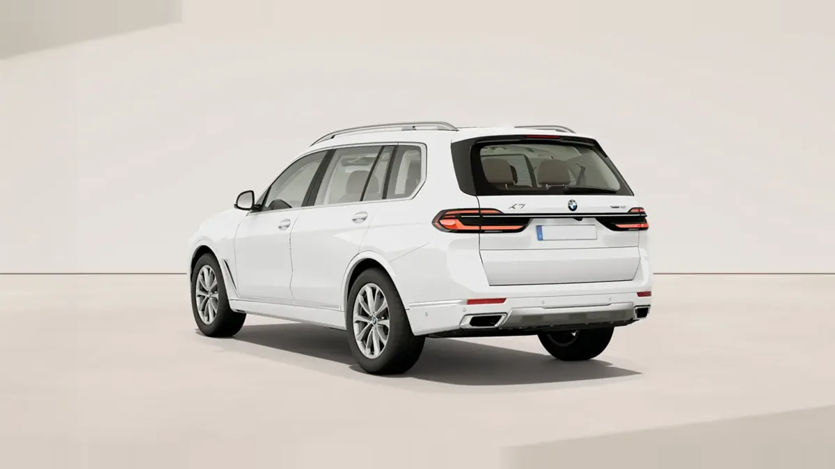 BMW X7 xDrive40i en renting a Barcelona — Darrere