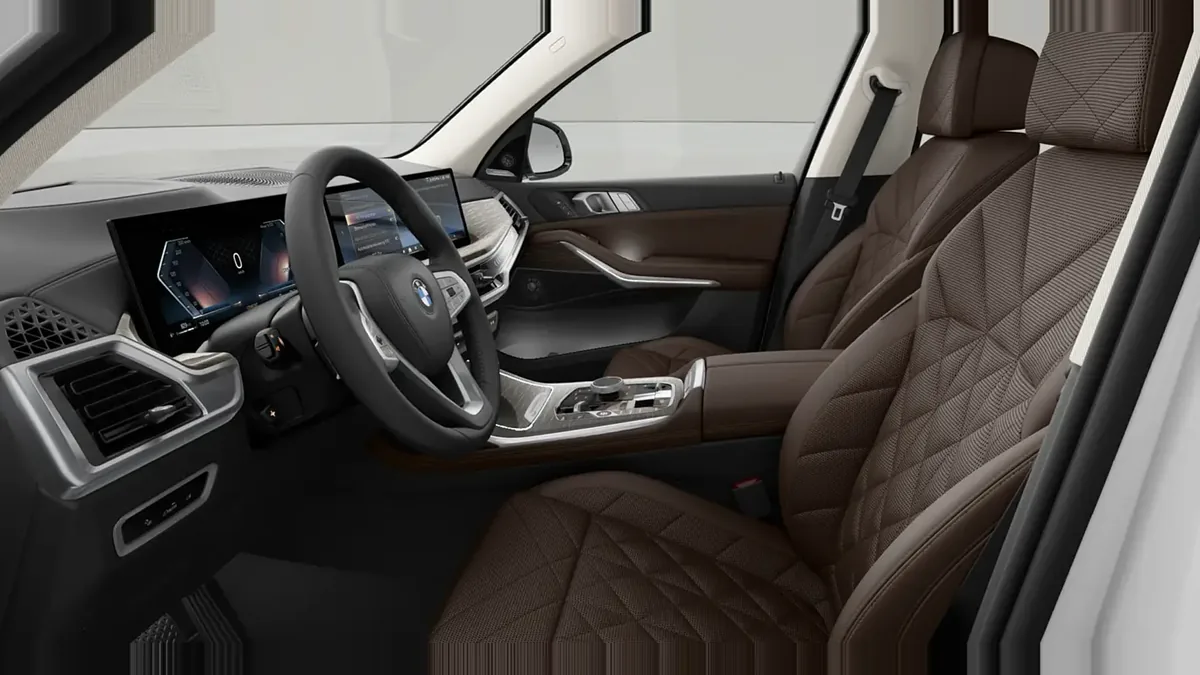 BMW X7 xDrive40i en renting a Barcelona — Interior