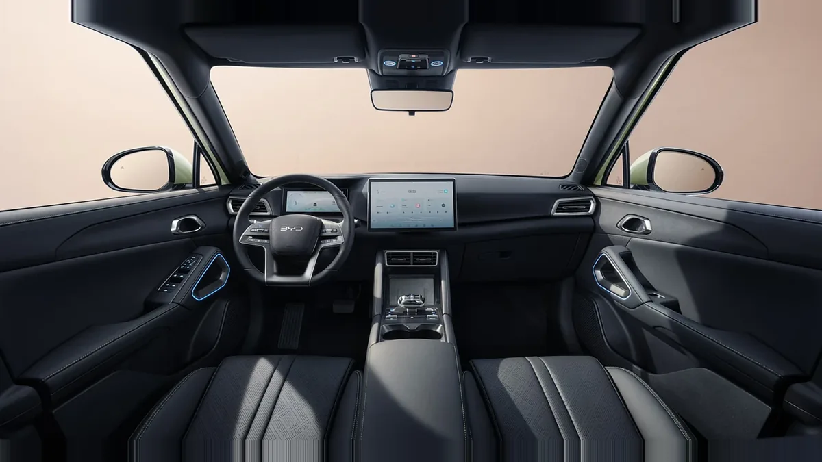 BYD Atto 2 DM-i Boost 156kW en renting a Barcelona — Davant