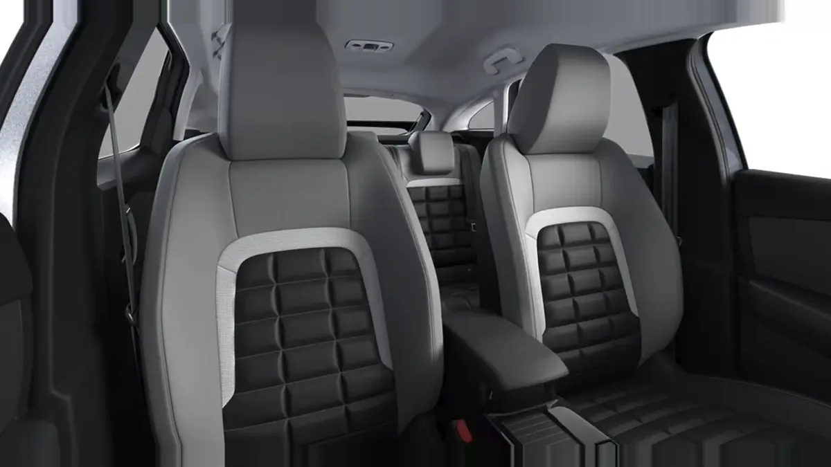 Citroën C4 Hybrid e-DCS6 Max 145CV en renting a Barcelona — vista 6