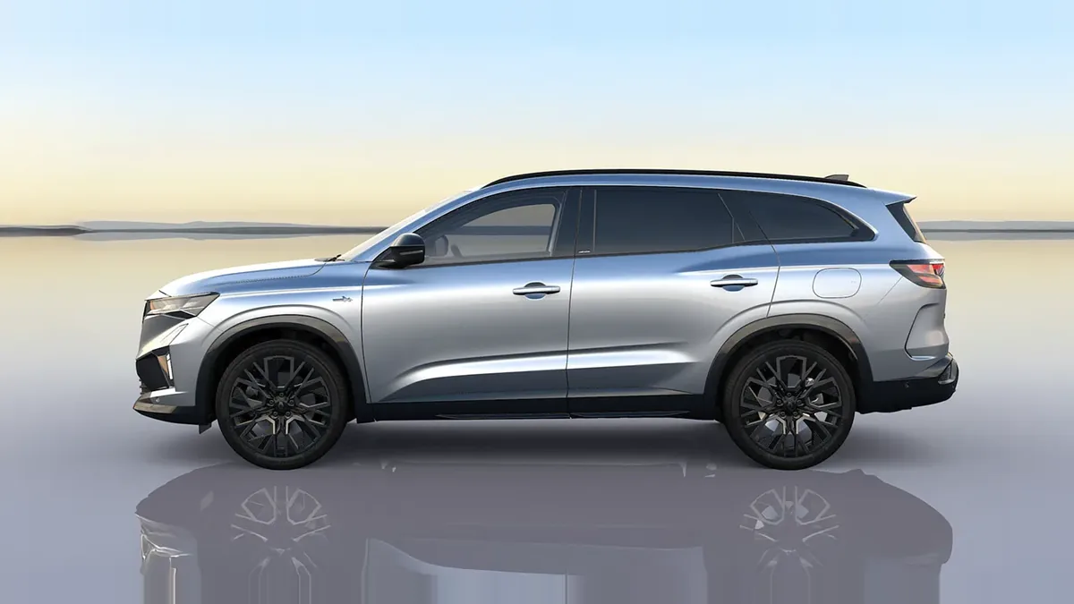 Renault Espace Espirit Alpine Full Hybrid E-Tech 146kW 7p en renting a Barcelona — Lateral
