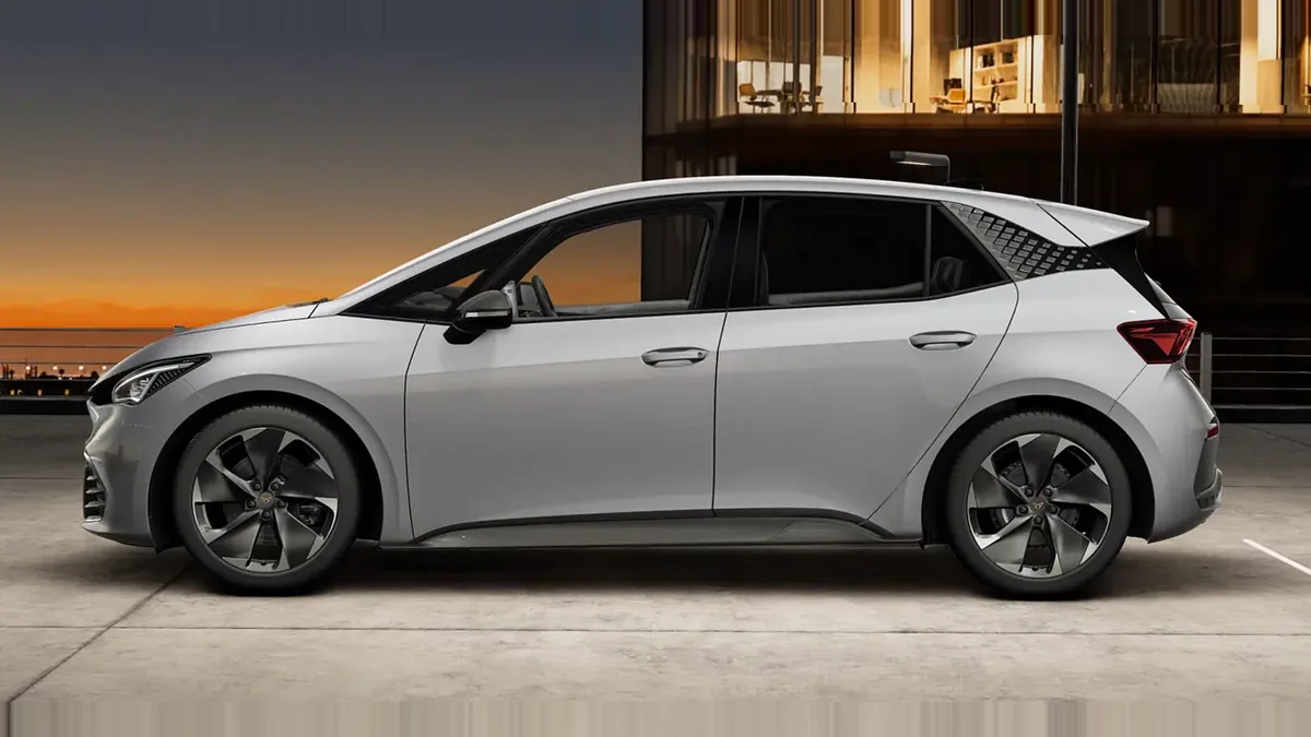 CUPRA Born e-Boost Pack Advanced Plus en renting a Barcelona — Lateral