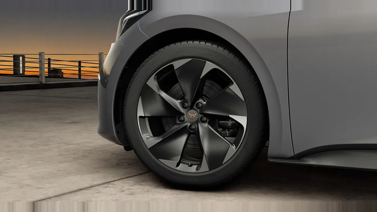 CUPRA Born e-Boost Pack Advanced Plus en renting a Barcelona — vista 6