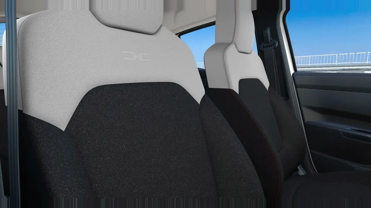 Dacia Spring Expression Electric 33kW (45CV) en renting a Barcelona — Interior