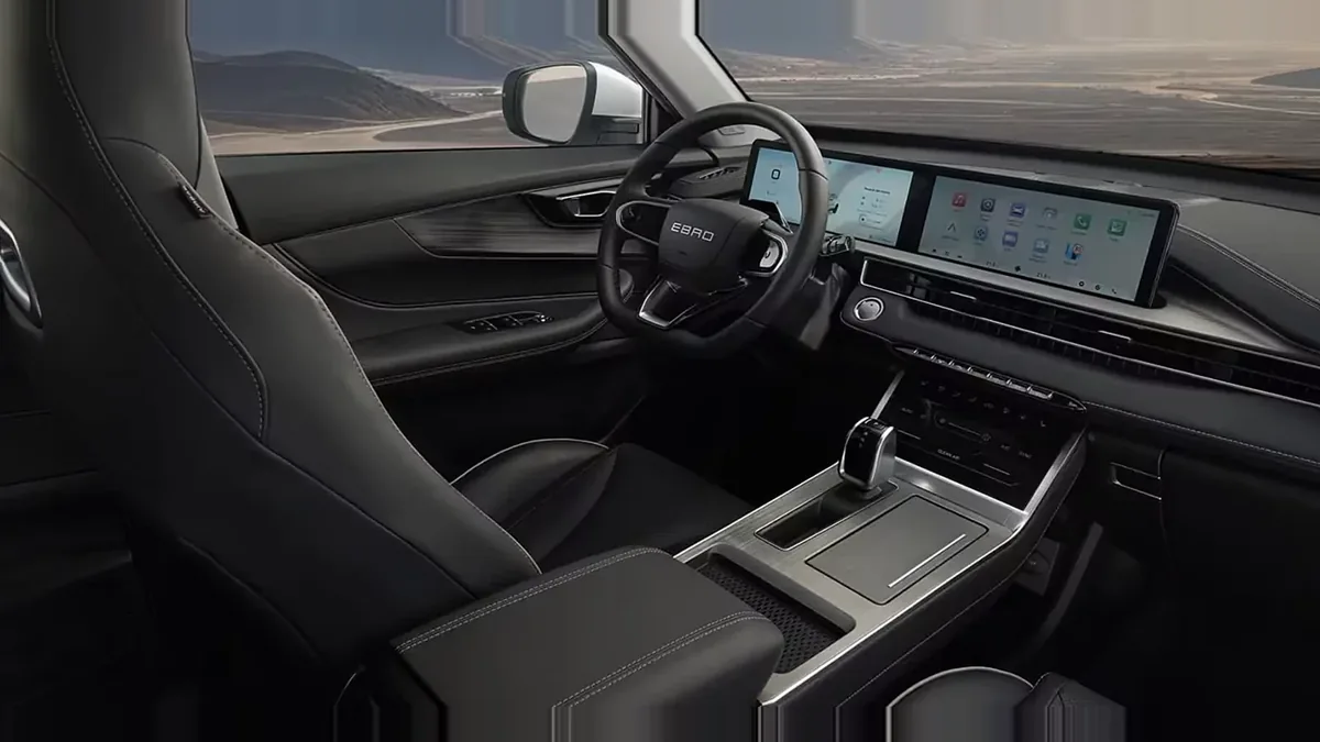 Ebro s400 1.5 DHE HEV Excellent CVT GRY en renting a Barcelona — Interior