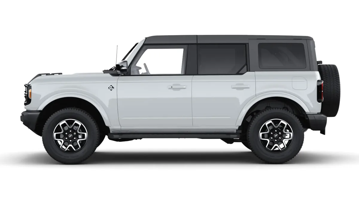 Ford Bronco Outer Banks 2.7 EcoBoost V6 335CV en renting a Barcelona — Lateral