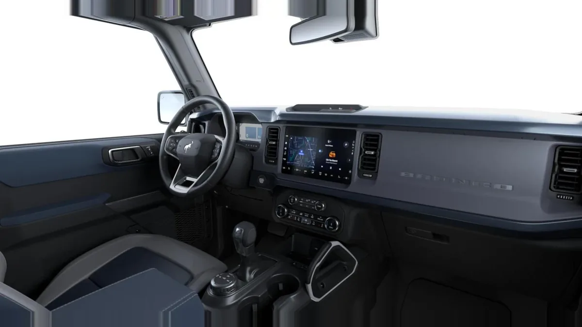 Ford Bronco Outer Banks 2.7 Ecoboost 335CV Automático 4x4 en renting a Barcelona — Interior