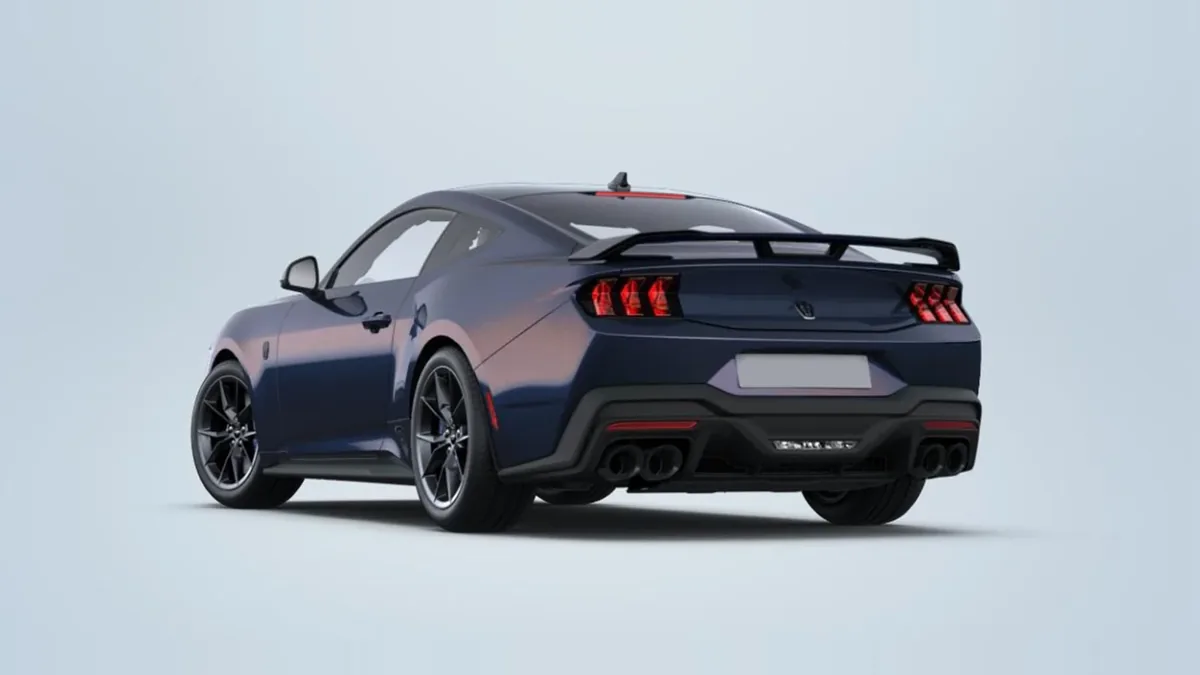 Ford Mustang 5.0 Ti-VCT V8 Mustang Dark House AT en renting a Barcelona — Darrere