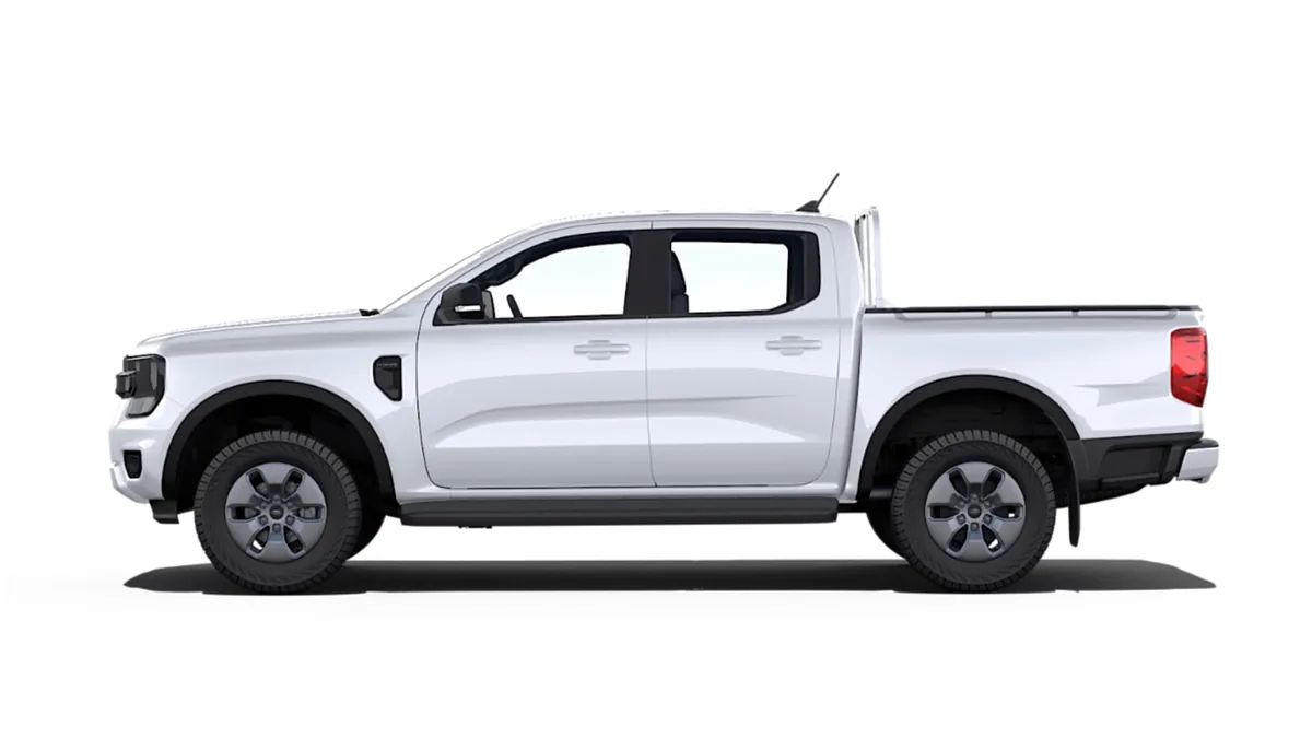 Ford Ranger XLT Doble Cabina 2.3 TVCT PHEV 280CV Automática II en renting a Barcelona — Lateral