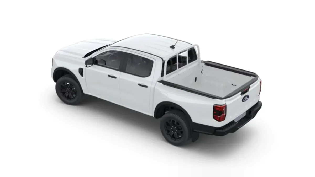 Ford Ranger XLT Doble Cabina 3.0 EcoBlue V6 240CV Automático en renting a Barcelona — Darrere