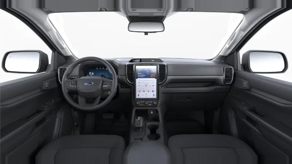Ford Ranger XLT Doble Cabina 3.0 EcoBlue V6 240CV Automático en renting a Barcelona — Davant