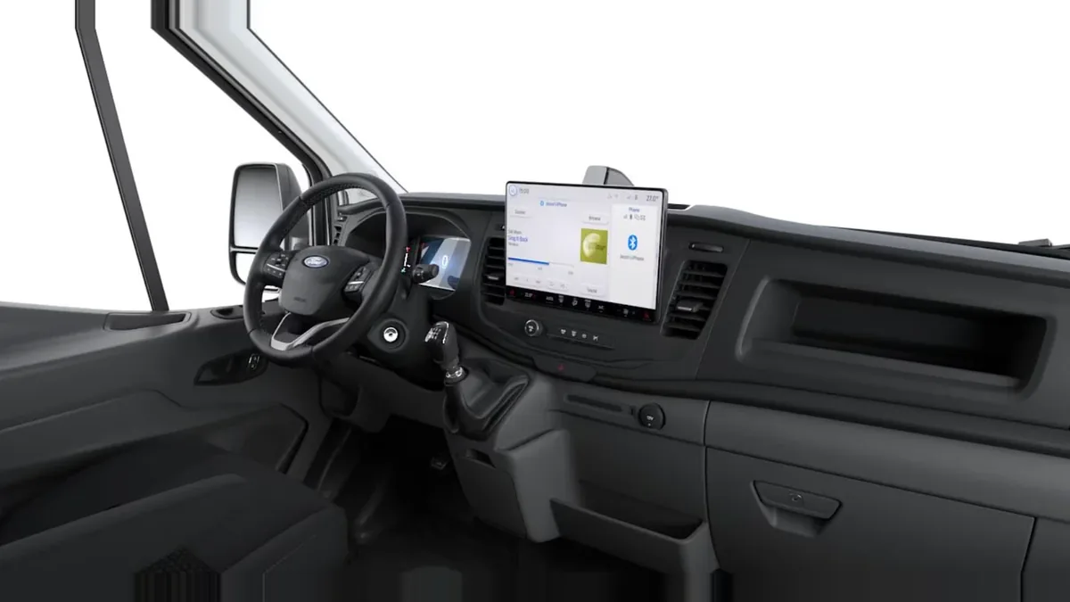 Ford TRANSIT 350 L3 Trend N1 EcoBlue 96kW FWD en renting a Barcelona — Davant