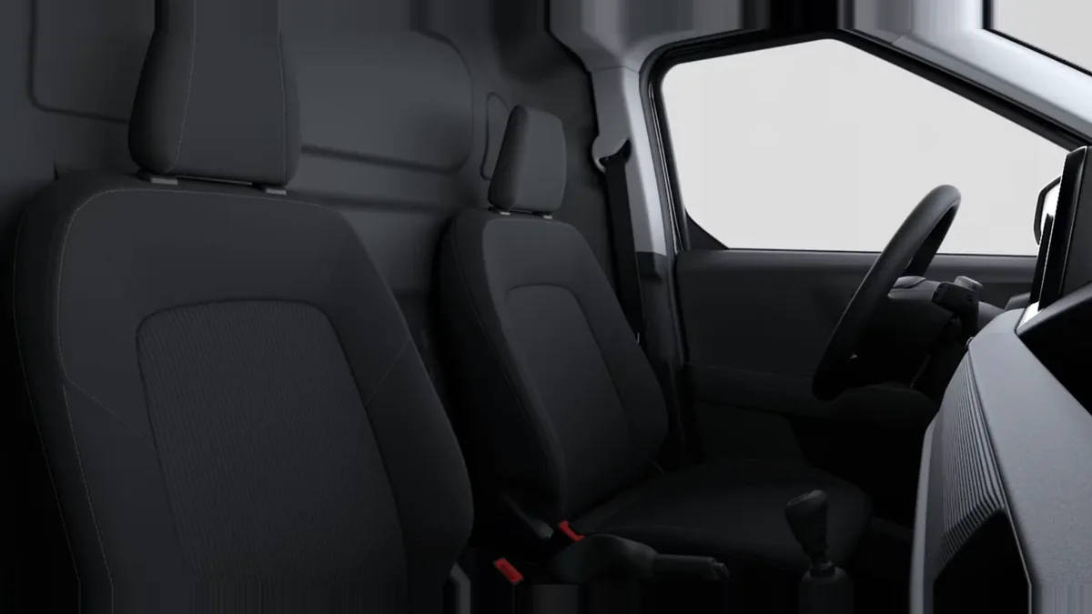 Ford TRANSIT COURIER VAN DIESEL 1.5  100 CV en renting a Barcelona — vista 6