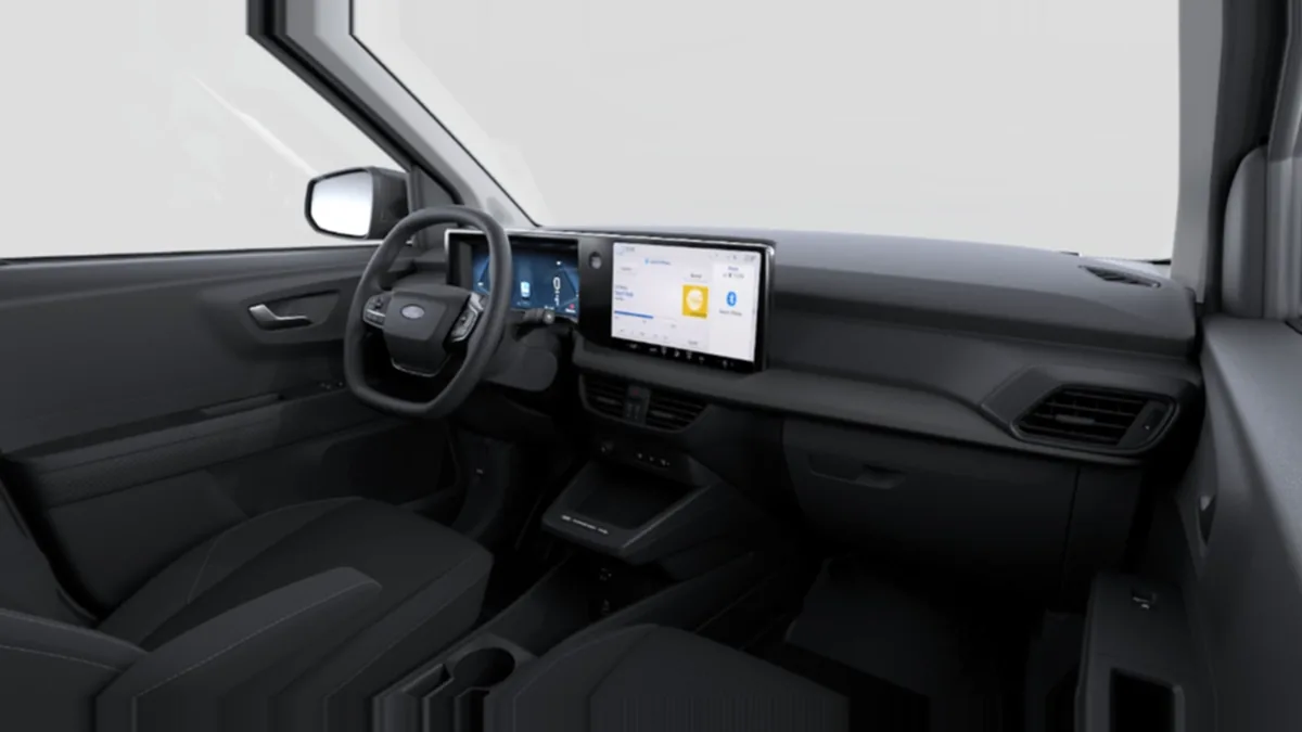 Ford Transit Courier Van Trend BEV 136cv Automática II en renting a Barcelona — Interior