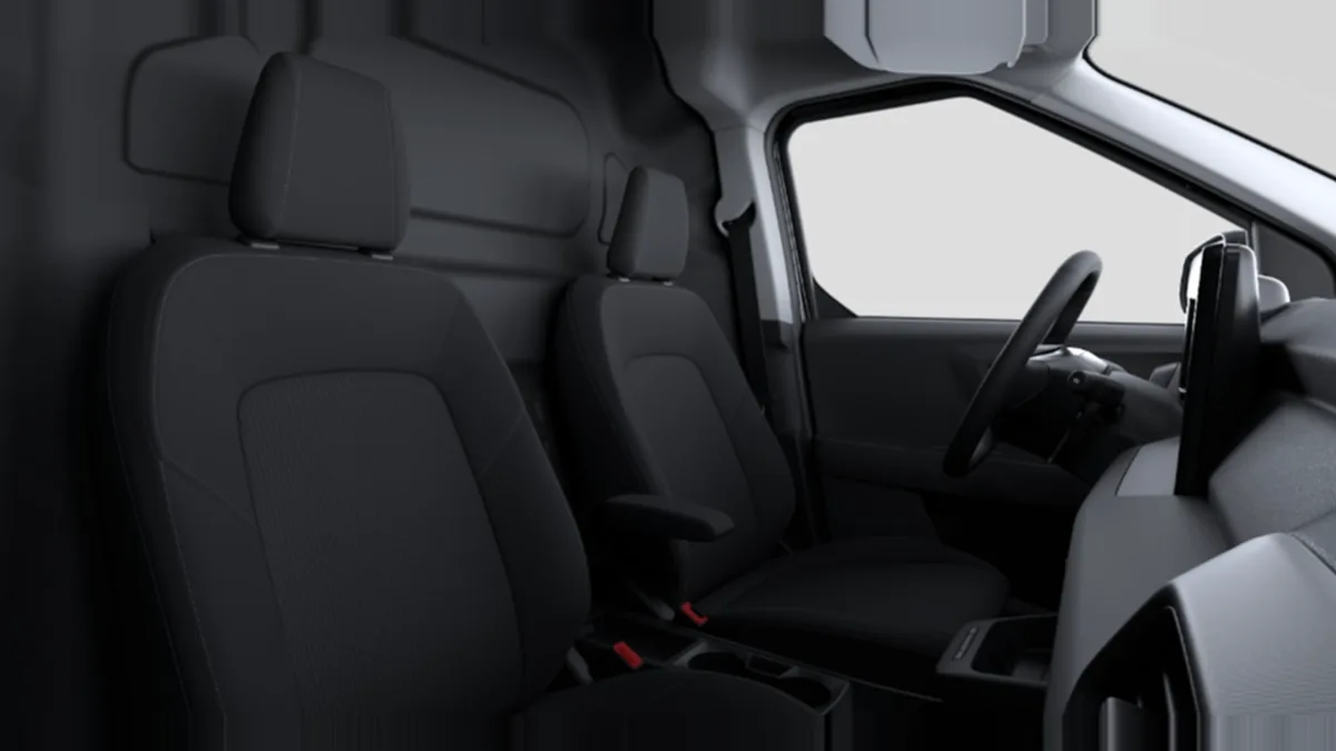 Ford Transit Courier Van Trend BEV 136cv Automática II en renting a Barcelona — vista 6