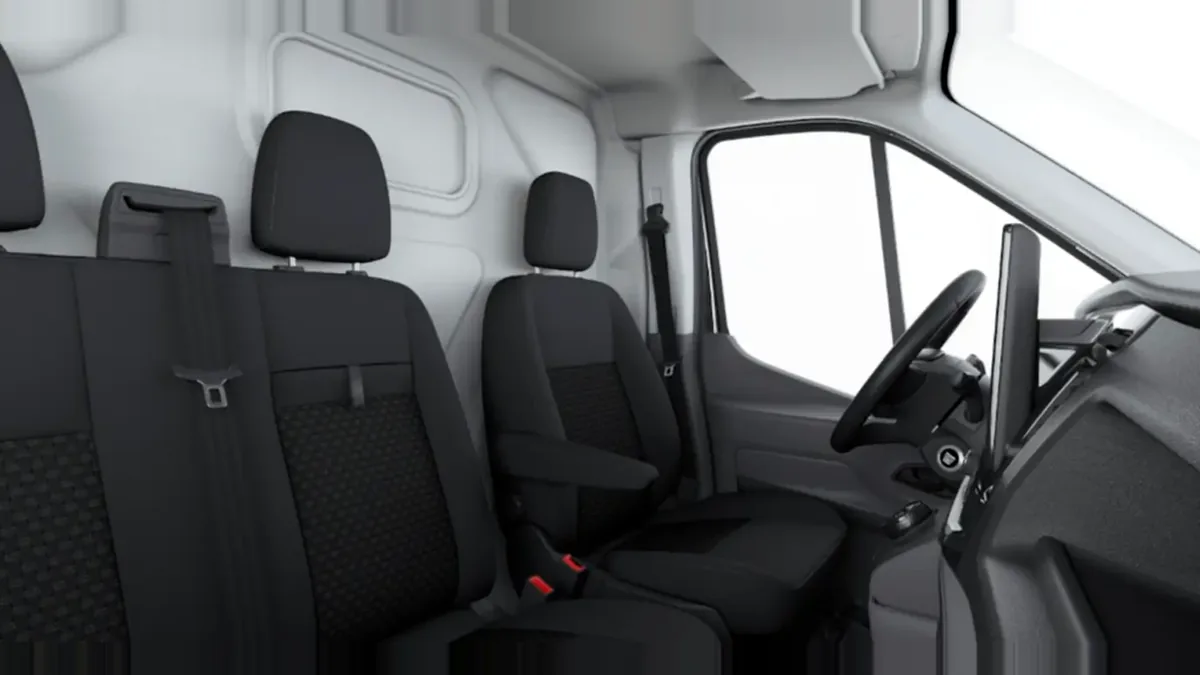 Ford Transit Van 350 L3 BEV Trend 184cv RWD II en renting a Barcelona — Interior