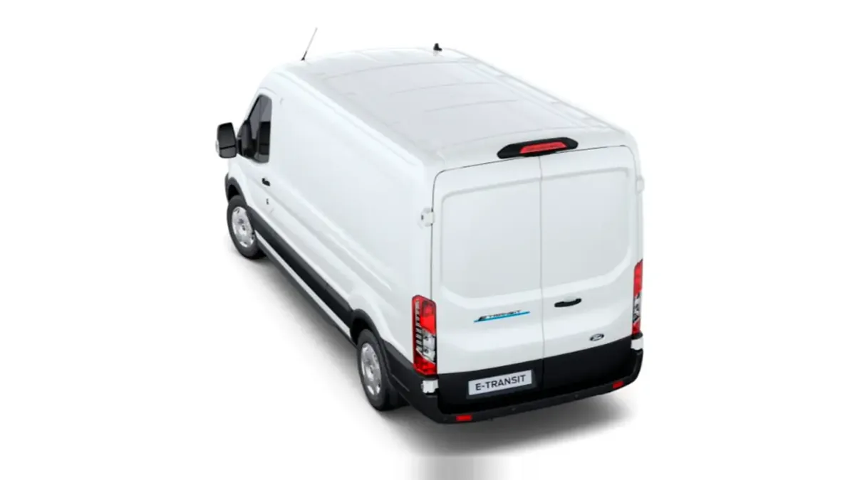Ford Transit Van 350 L3 BEV Trend 184cv RWD II en renting a Barcelona — Lateral