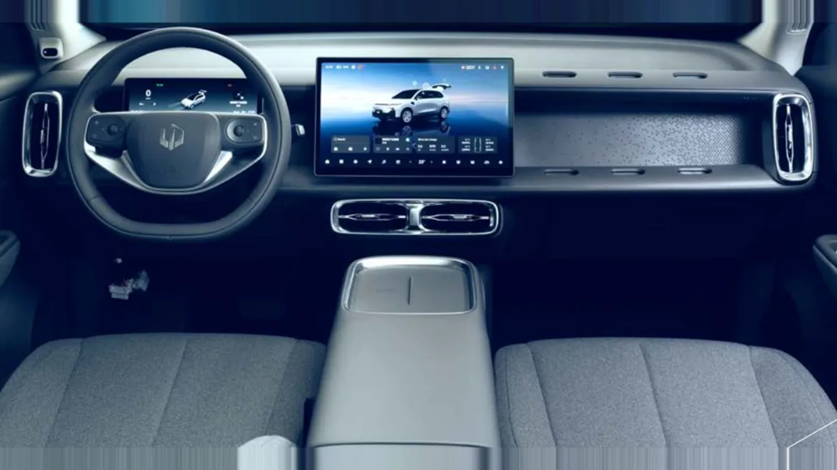Leapmotor B10 REEV 18.8 kWh Life AT en renting a Barcelona — Interior
