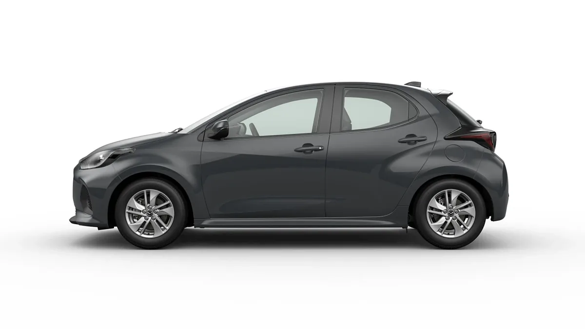 Mazda 2 Hybrid 1.5 85kW 116CV CVT Centre-Line GRY en renting a Barcelona — Lateral
