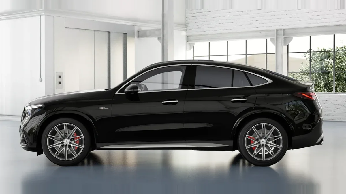 Mercedes-AMG GLC Coupé 63 S E Performance en renting a Barcelona — Lateral