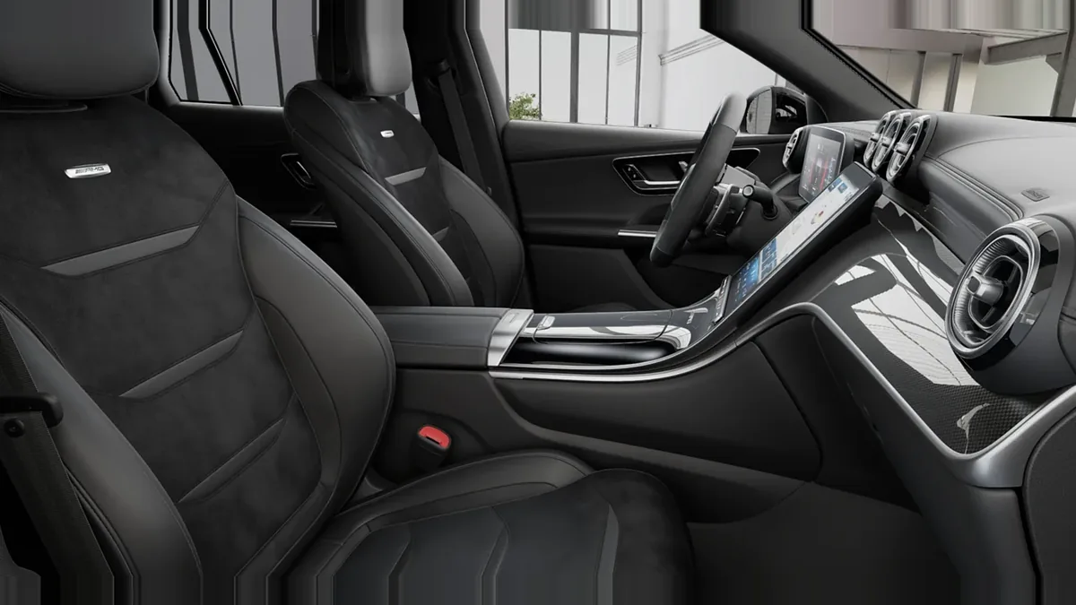 Mercedes-AMG GLC Coupé 63 S E Performance en renting a Barcelona — Interior