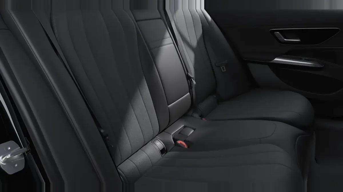 Mercedes-Benz Clase E 200 en renting a Barcelona — vista 6