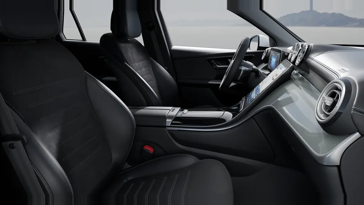 Mercedes-Benz GLC 220D 4MATIC en renting a Barcelona — Interior