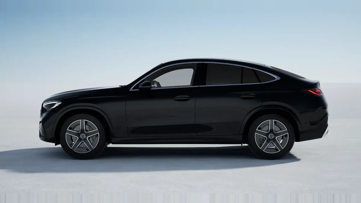Mercedes-Benz GLC Coupé 300 de 4MATIC QS en renting a Barcelona — Lateral