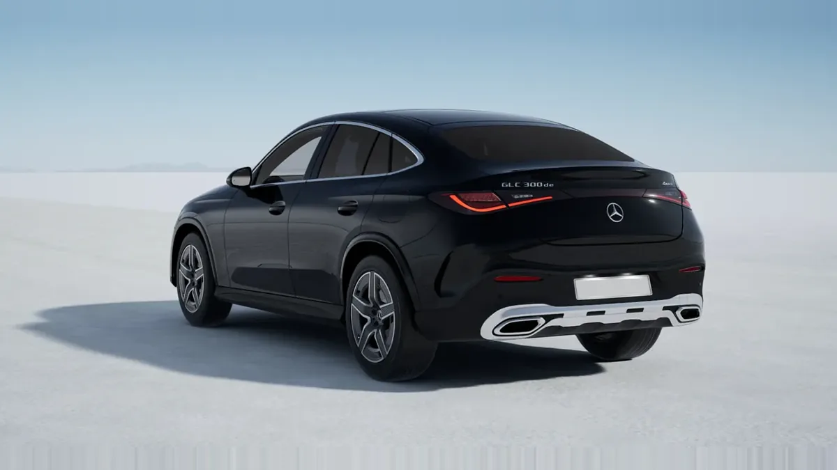 Mercedes-Benz GLC Coupé 300 de 4MATIC QS en renting a Barcelona — Darrere