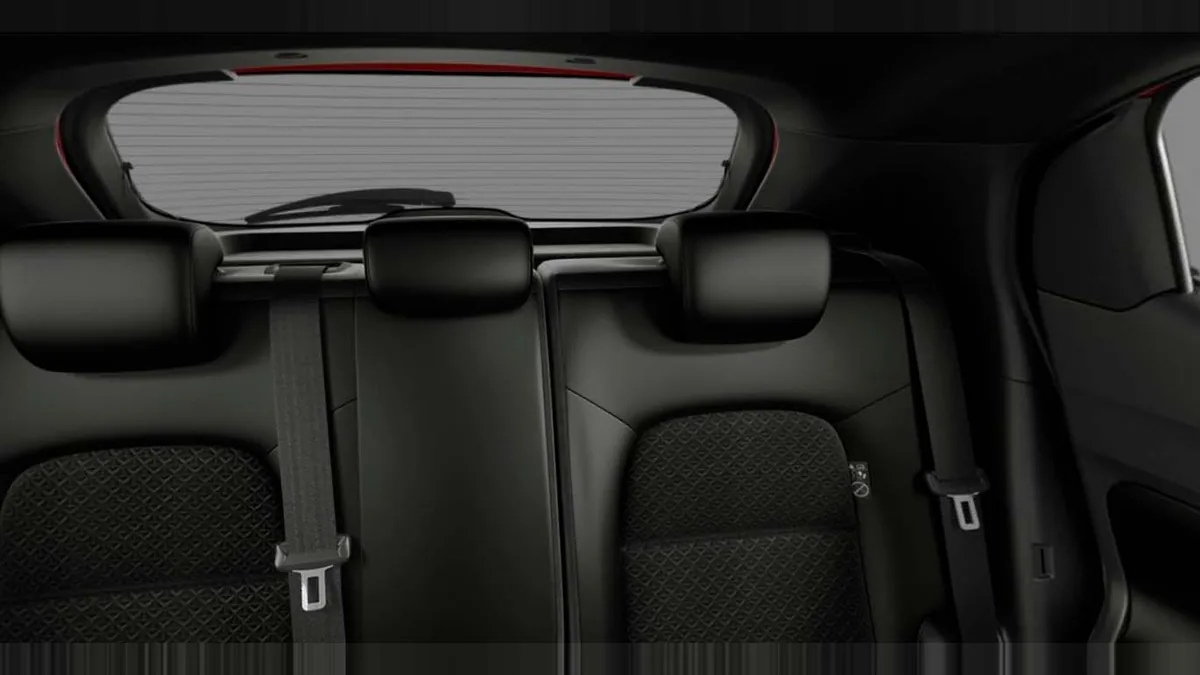 Nissan JUKE HYBRID N-CONNECTA 145CV AUT. en renting a Barcelona — vista 6