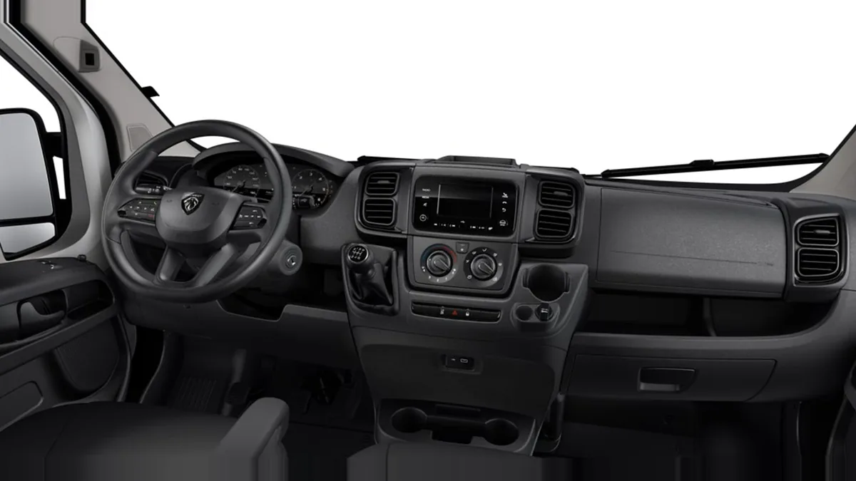 Peugeot Boxer Caja Paquetera Portón L3 3.5T Max BlueHDi 180 S&S 6vel en renting a Barcelona — Davant