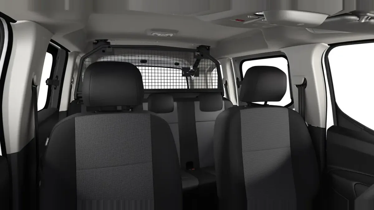 Peugeot Rifter Active Business Standard N1 BlueHDi 100 S&S en renting a Barcelona — Interior