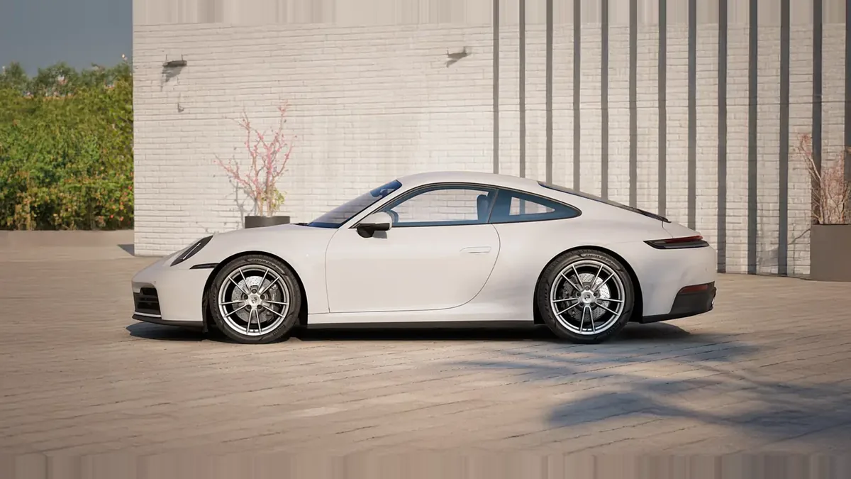 Porsche 911 Carrera en renting a Barcelona — Lateral