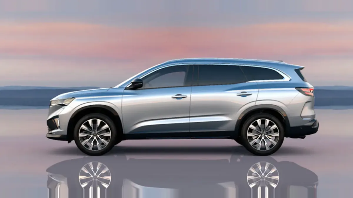 Renault ESPACE TECHNO E-TECH FULL HYBRID 200CV en renting a Barcelona — Lateral