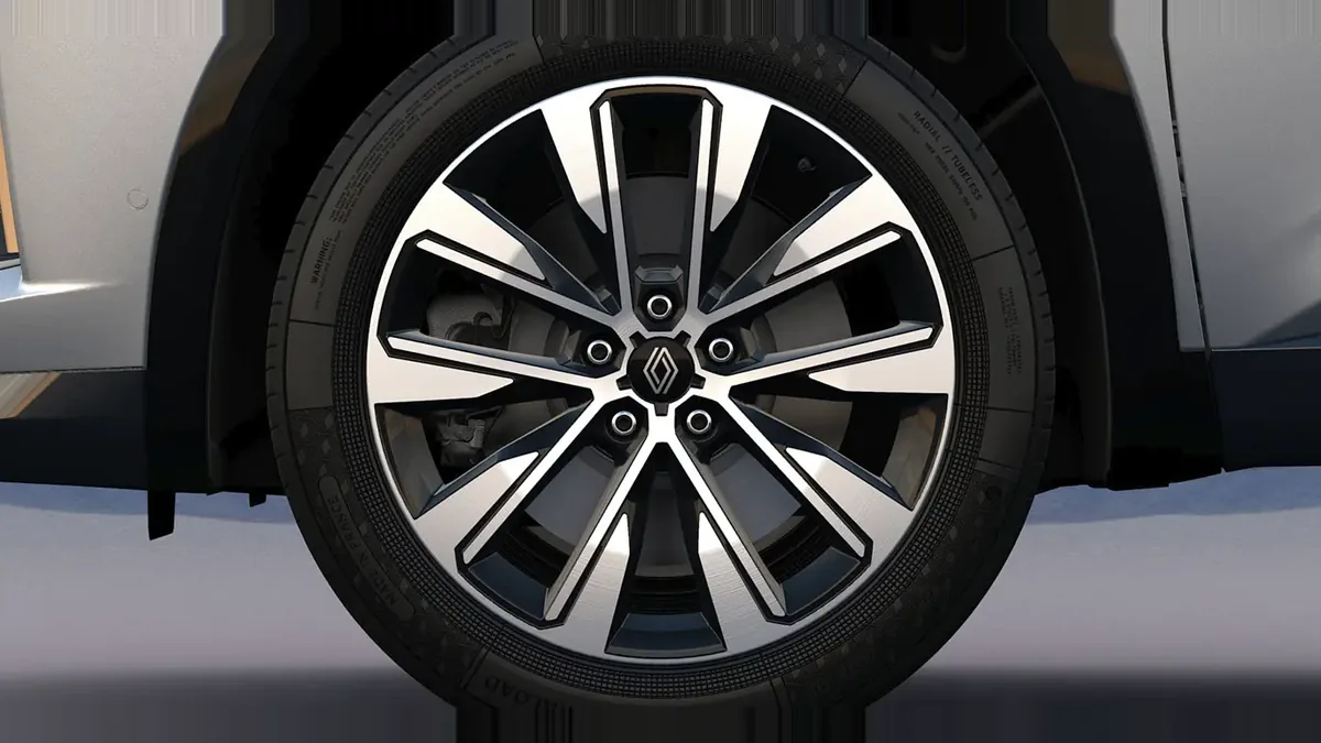 Renault ESPACE TECHNO E-TECH FULL HYBRID 200CV en renting a Barcelona — vista 6