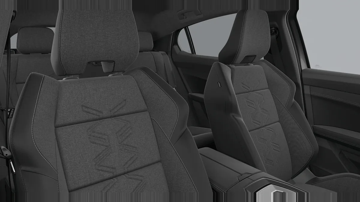 Renault RAFALE TECHNO E-TECH FULL HYBRID 200CV en renting a Barcelona — Interior