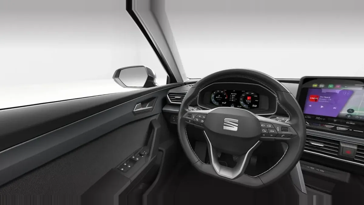SEAT León 1.5 eTSI DSG-7 S&S Style XL en renting a Barcelona — vista 7