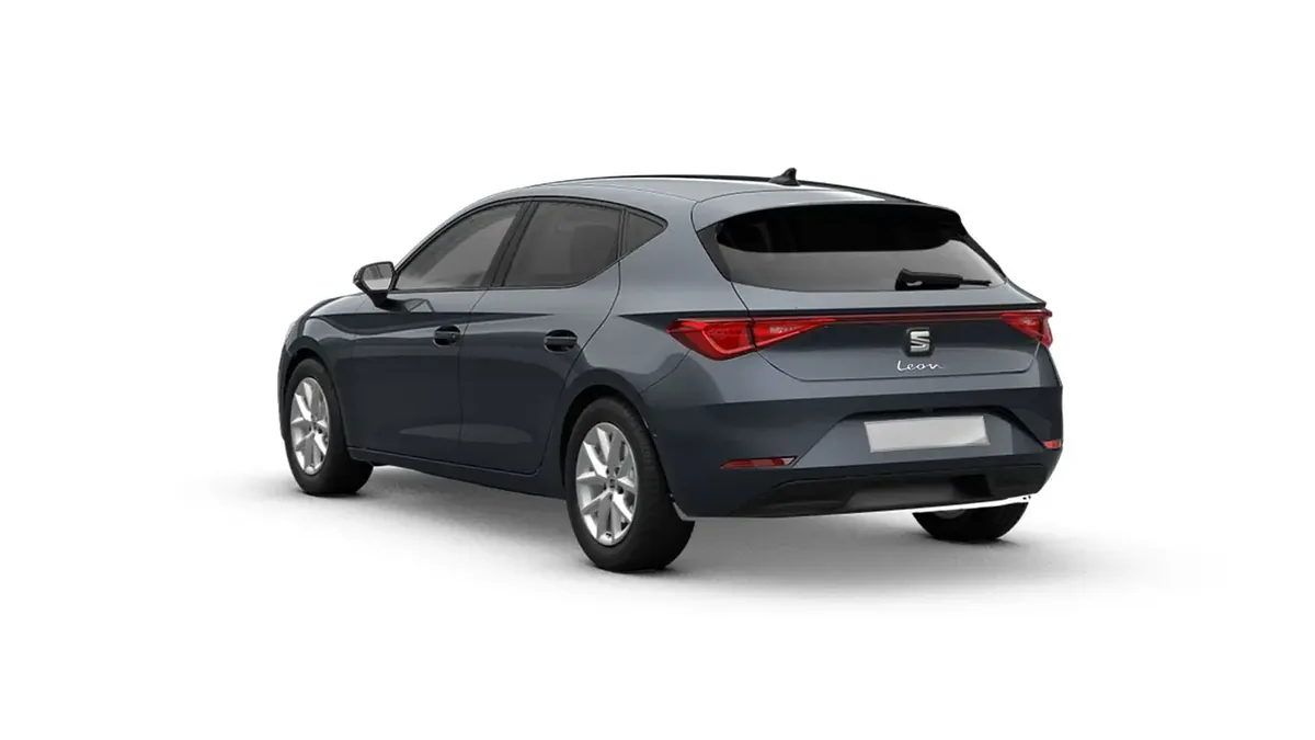 SEAT León 1.5 eTSI Style Fleet Pack en renting a Barcelona — Interior