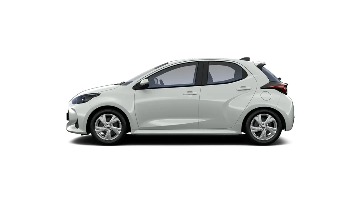 Toyota Yaris 120H 116CV Active en renting a Barcelona — Interior