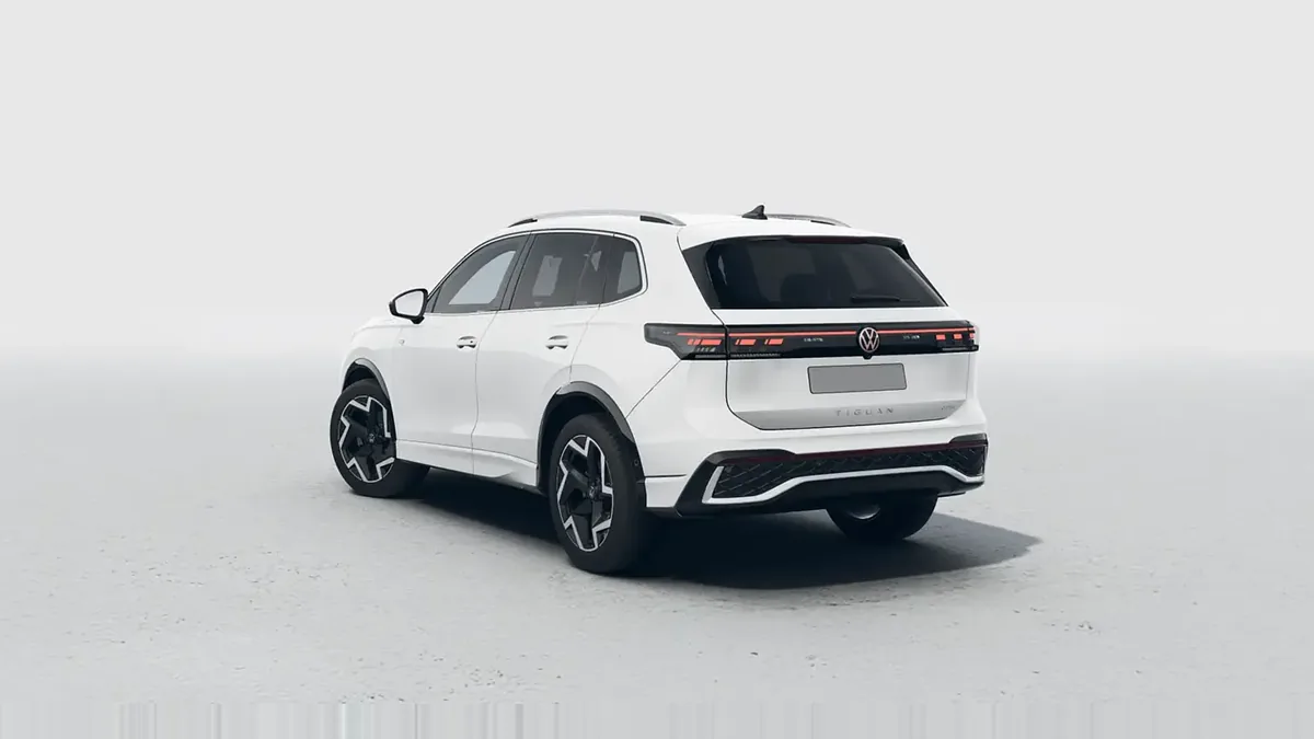 Volkswagen Tiguan R-Line 2.0 TDI 110kW DSG en renting a Barcelona — vista 7